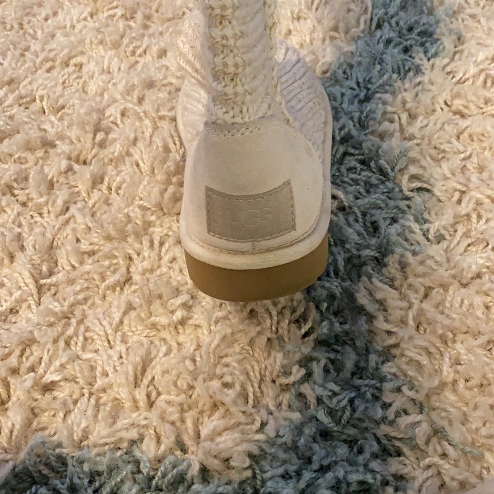 Cream and gold knit Uggs size 7 - Picture 3 of 5
